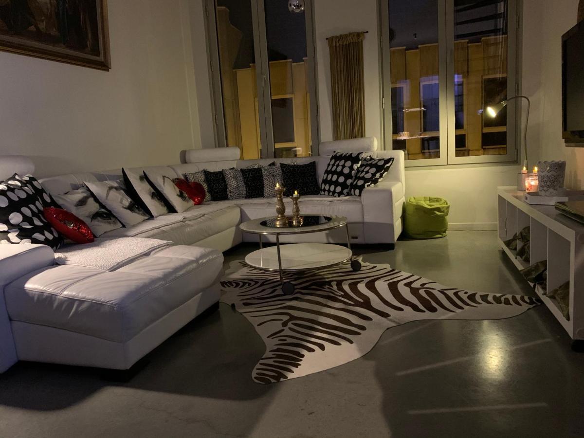 Apartmán Wellness Loft With Sauna, Jacuzzi, Roof Terrace & Amazing View Antverpy Exteriér fotografie
