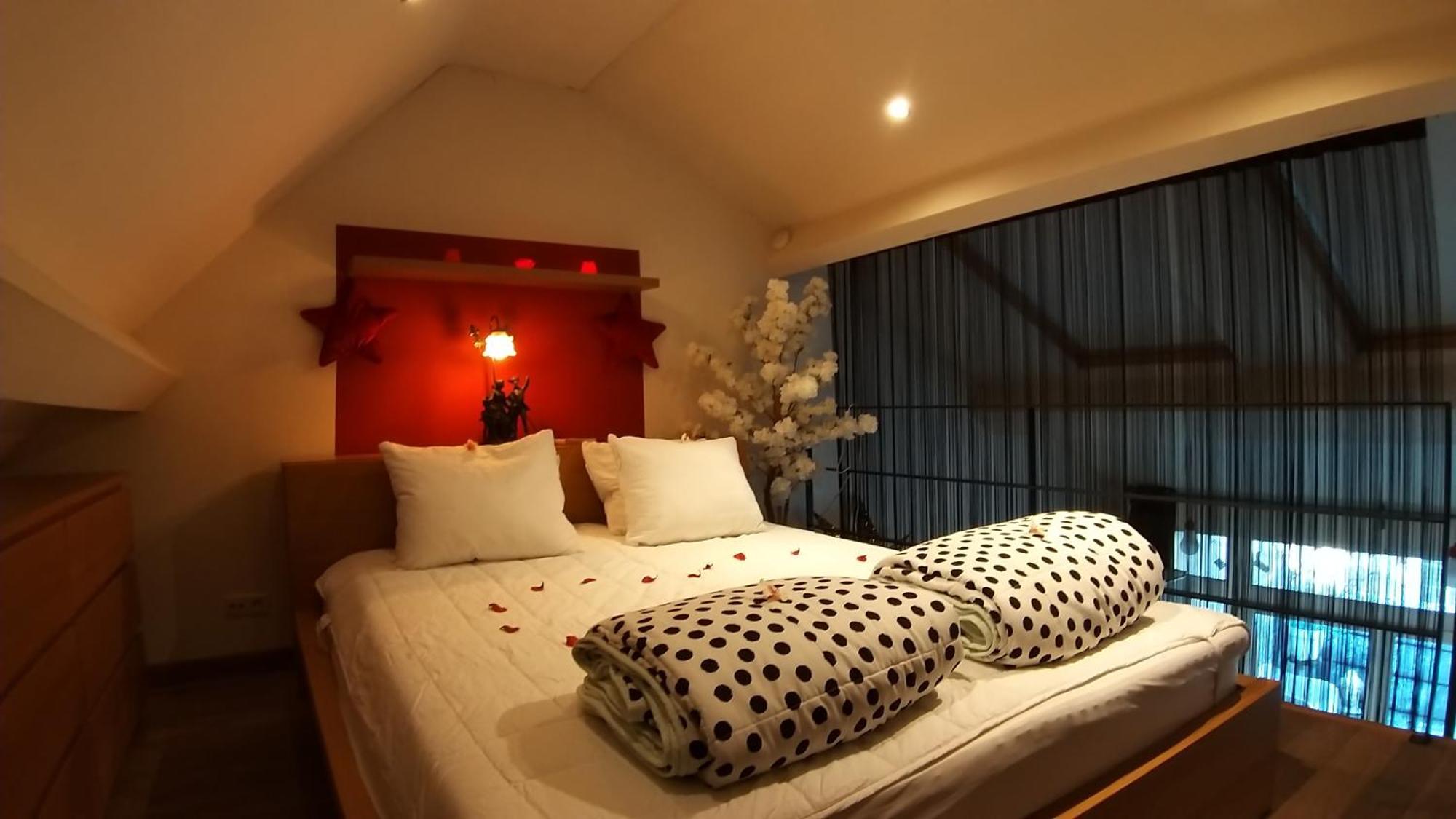 Apartmán Wellness Loft With Sauna, Jacuzzi, Roof Terrace & Amazing View Antverpy Exteriér fotografie