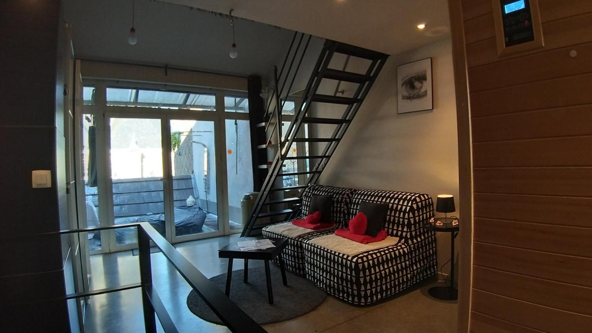 Apartmán Wellness Loft With Sauna, Jacuzzi, Roof Terrace & Amazing View Antverpy Pokoj fotografie
