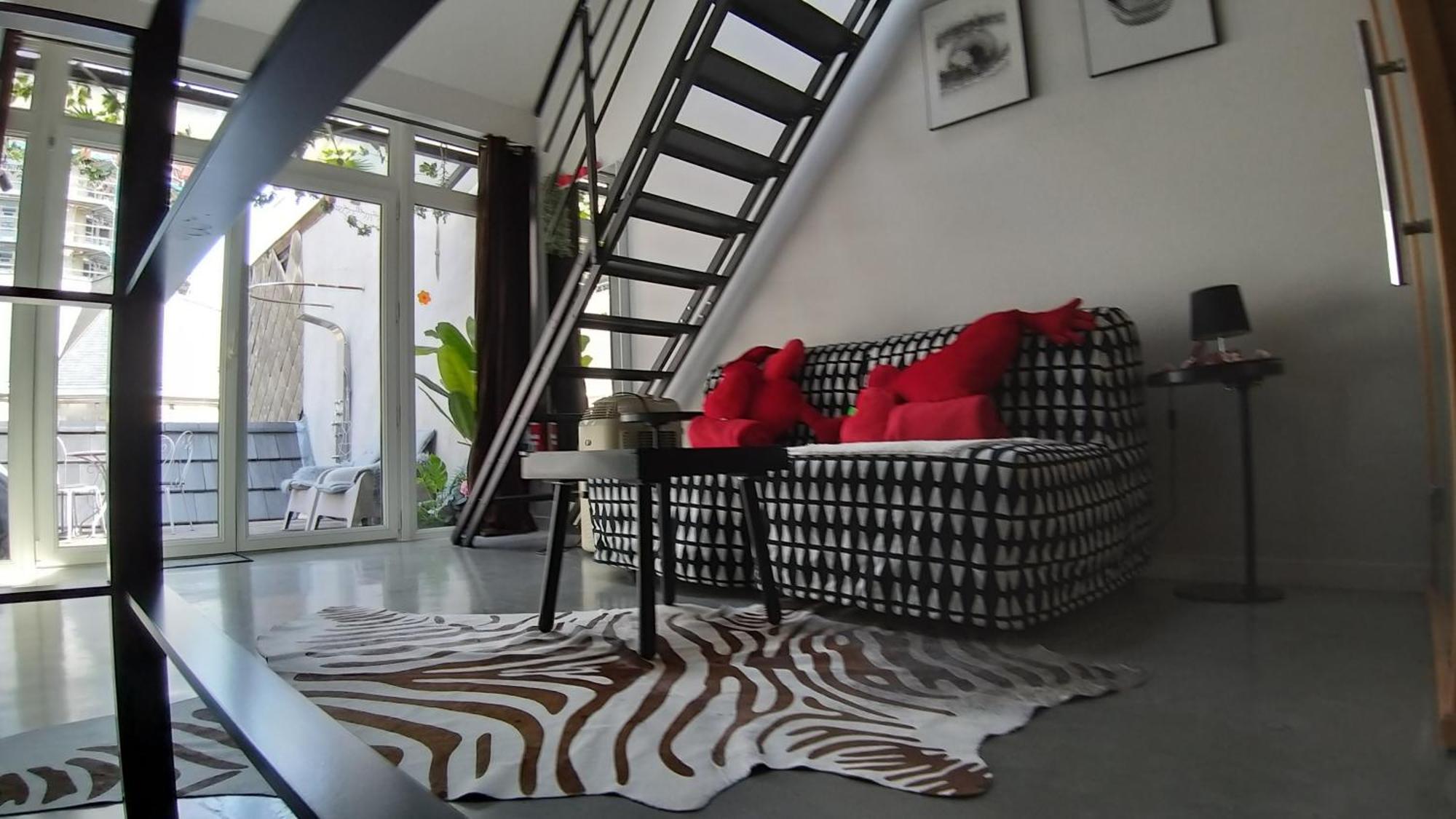 Apartmán Wellness Loft With Sauna, Jacuzzi, Roof Terrace & Amazing View Antverpy Exteriér fotografie