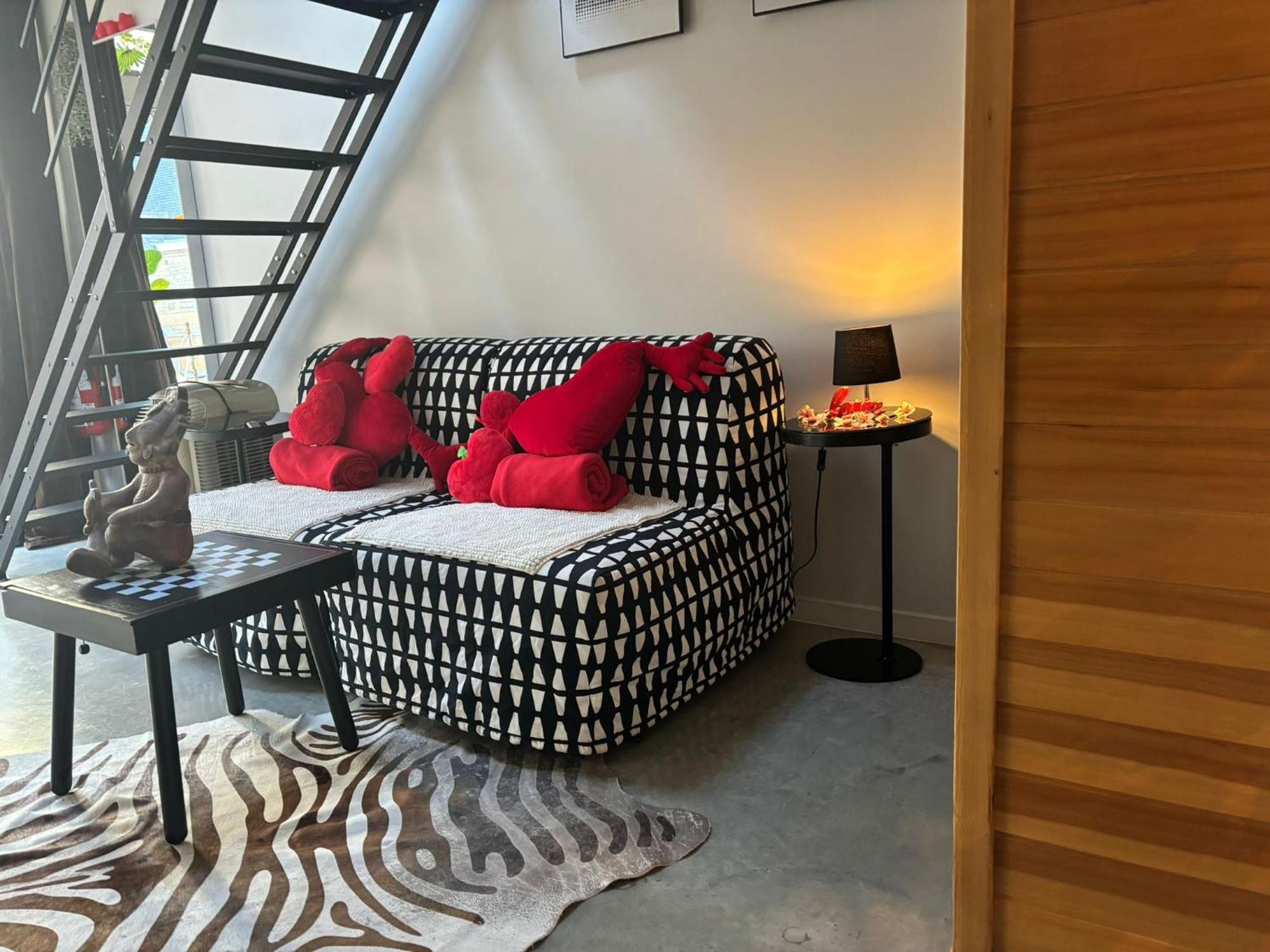 Apartmán Wellness Loft With Sauna, Jacuzzi, Roof Terrace & Amazing View Antverpy Exteriér fotografie
